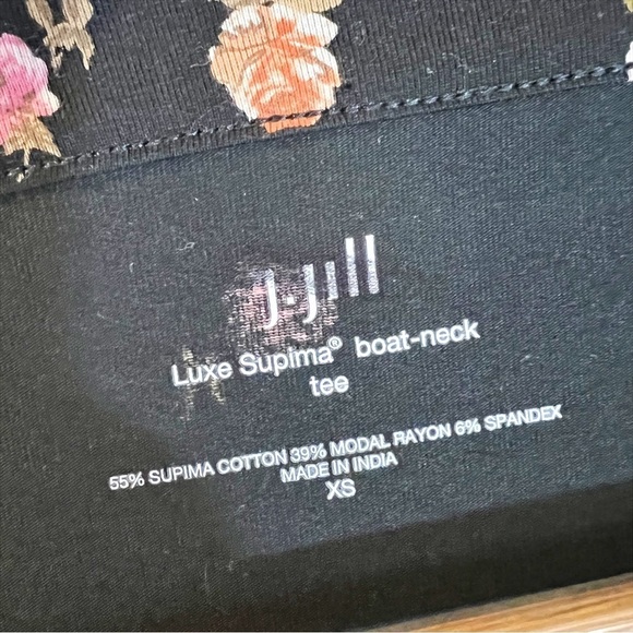 J Jill Luxe Supima Boat Neck Tee Black with Floral Design XS Cottagecore - Picture 3 of 4